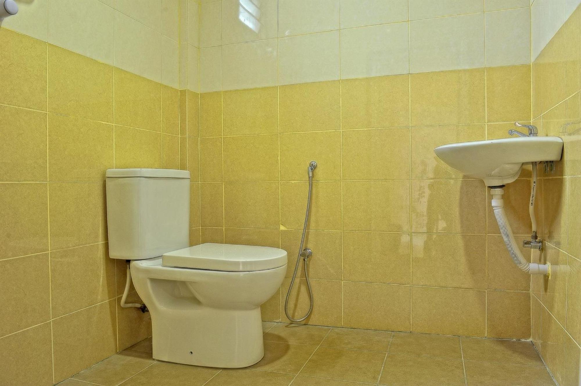 Penarak Bamboo Beach Motel Куах Экстерьер фото
