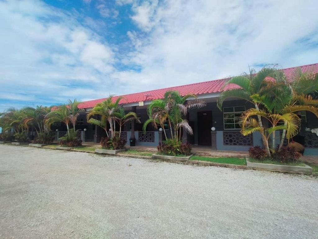 Penarak Bamboo Beach Motel Куах Экстерьер фото