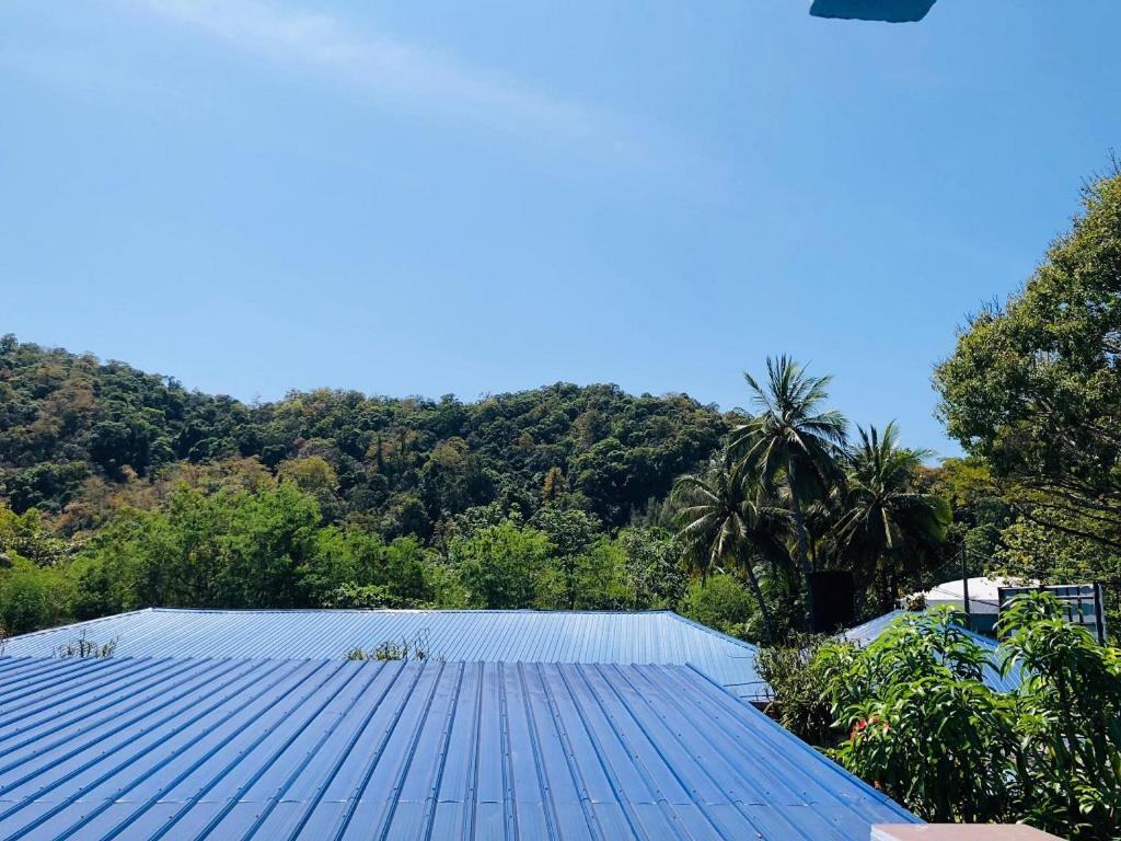 Penarak Bamboo Beach Motel Куах Экстерьер фото