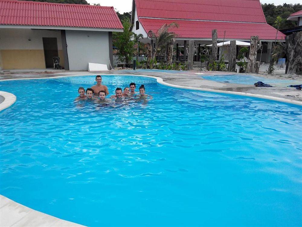 Penarak Bamboo Beach Motel Куах Экстерьер фото