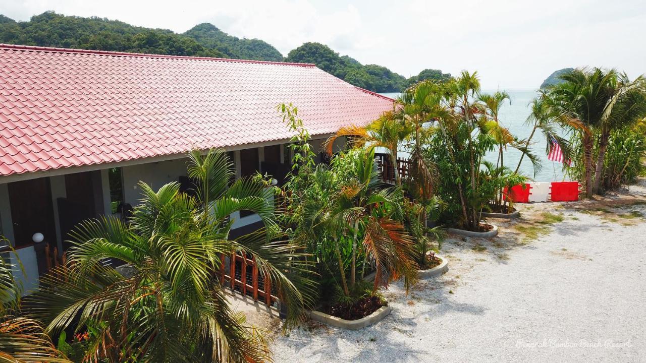 Penarak Bamboo Beach Motel Куах Экстерьер фото